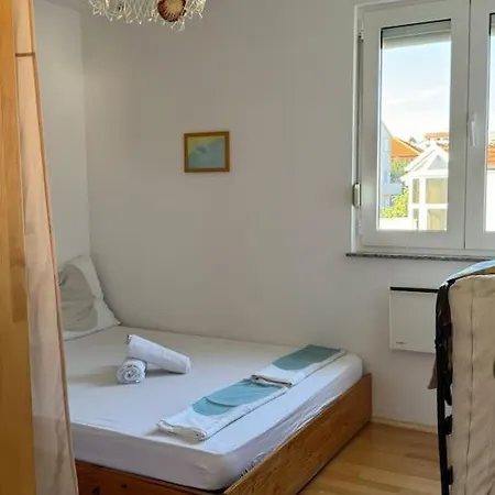 Modern, Sunny Beachside Apartment With Balcony 公寓 Pakoštane