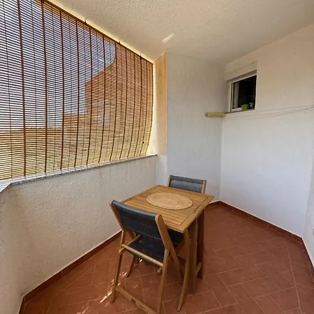 Apartment Modern, Sunny Beachside With Balcony Pakostane